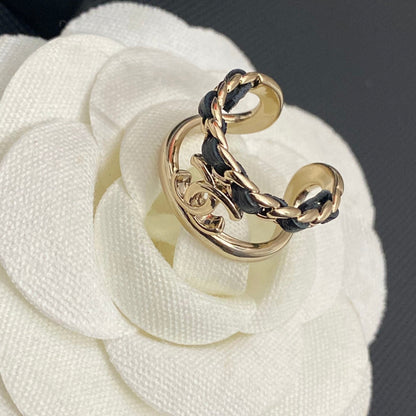Anillo Abierto de Cuero con Baño de Oro