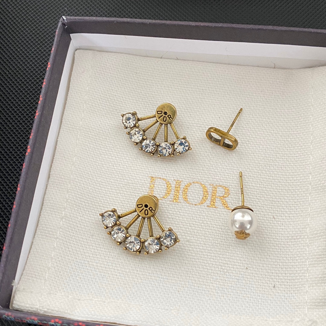 Pendientes con letras de pedrería