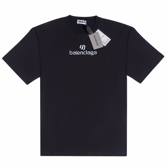 Camiseta con estampado de letras bordadas