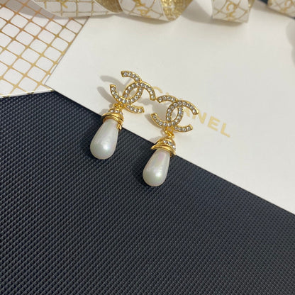 Boucles d'oreilles élégantes en strass et perles