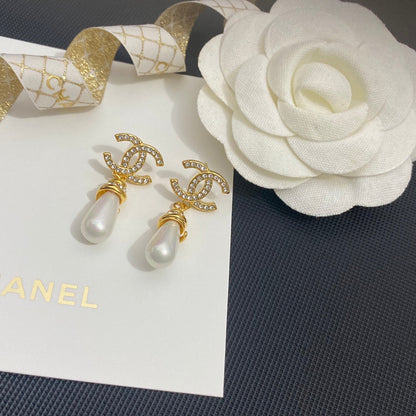 Boucles d'oreilles élégantes en strass et perles