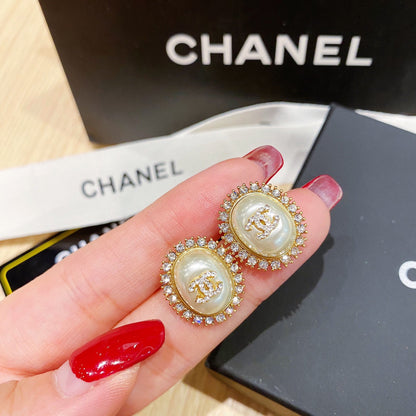 Pendientes elegantes de cristal con logotipo rectangular
