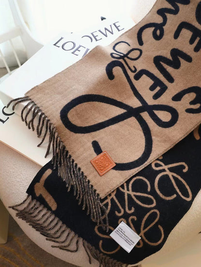 Élégante écharpe signature stylée