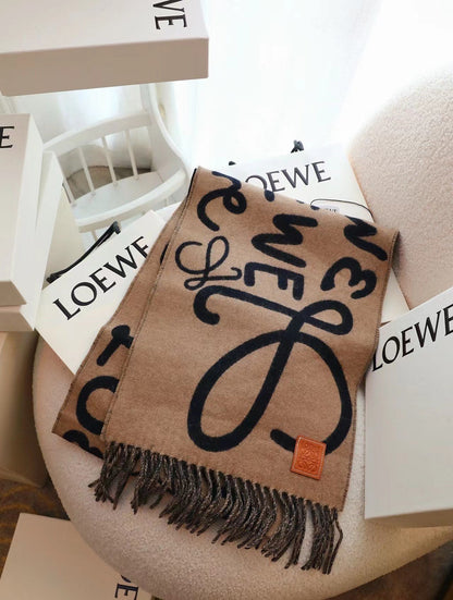 Élégante écharpe signature stylée
