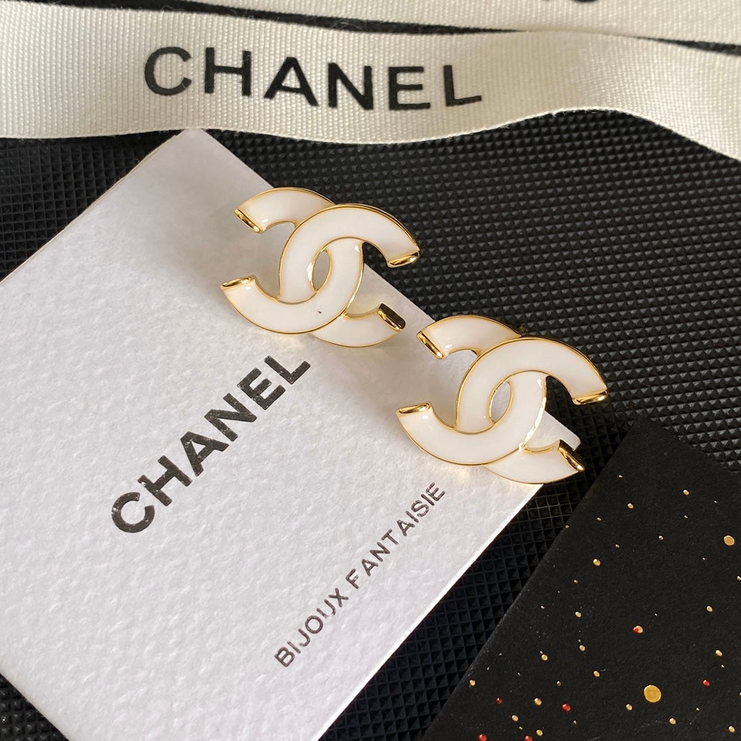 Pendientes con logotipo elegantes y sencillos
