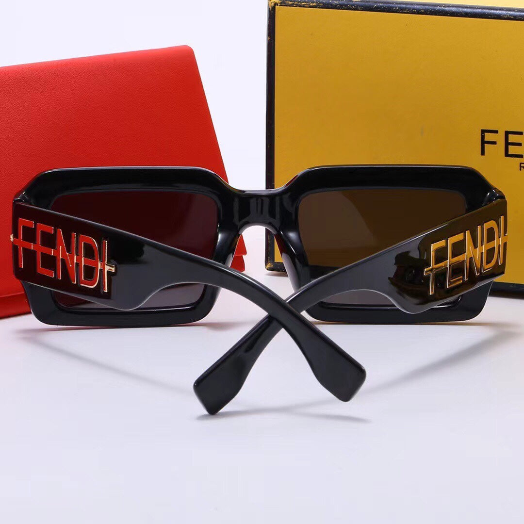 Nouvelles lunettes de soleil à petite monture carrée