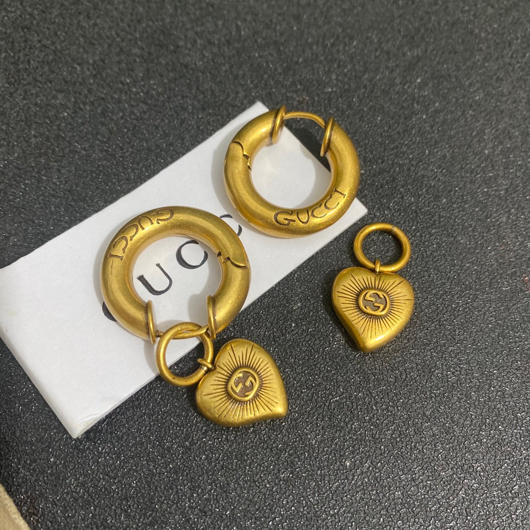 Pendientes de aro con colgante de corazón retro