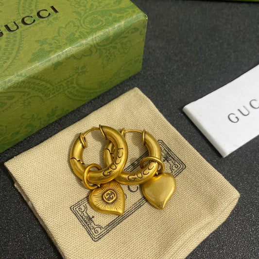 Pendientes de aro con colgante de corazón retro