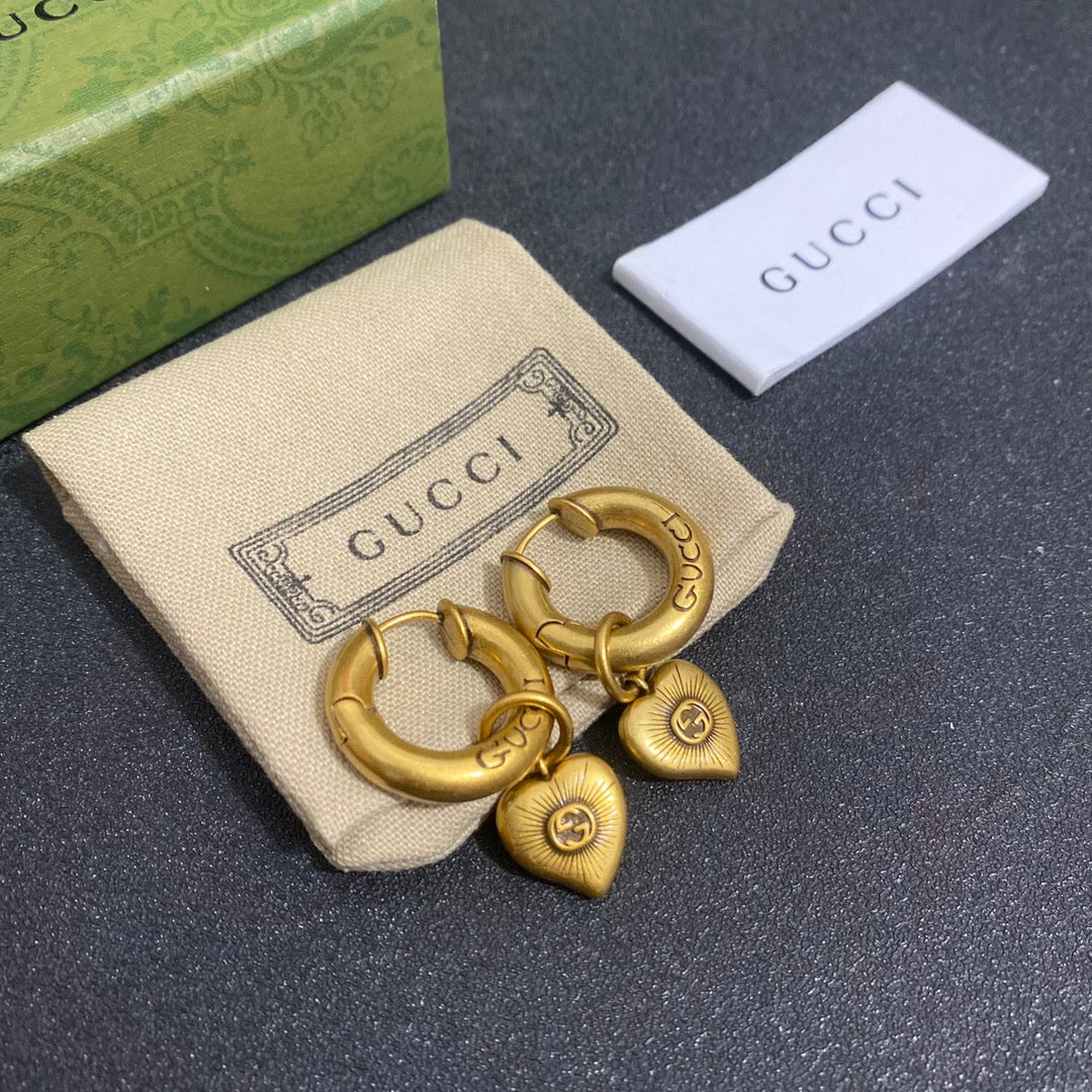Pendientes de aro con colgante de corazón retro