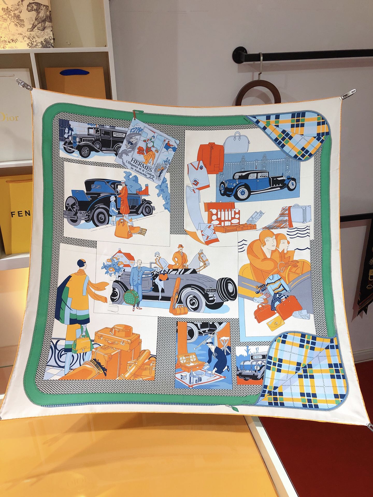 Foulard en Soie Carré 70 "Confort en Automobile"