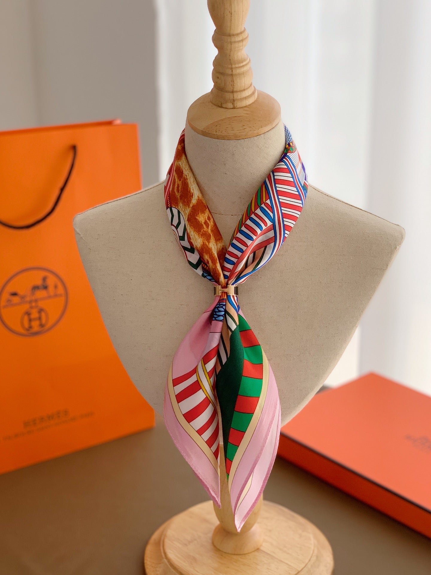Foulard en Soie Carré Fantaisie Petite Selle
