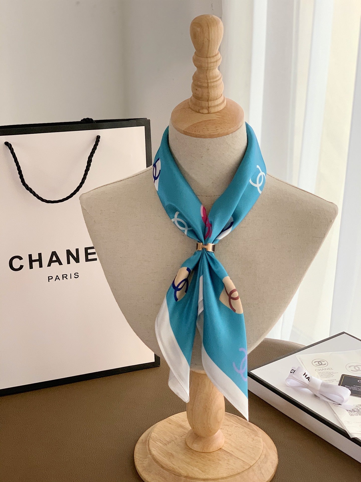 Foulard carré élégant