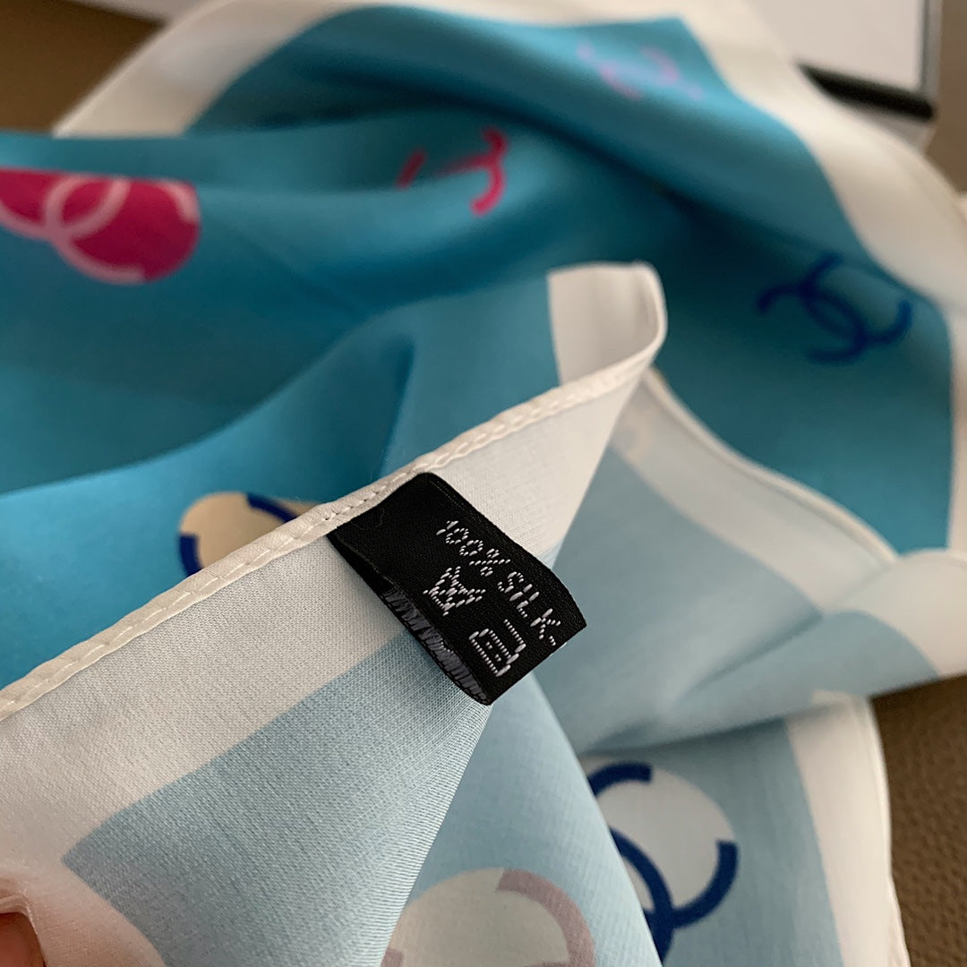 Foulard carré élégant