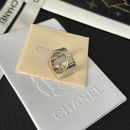 Anillo abierto de estrella esmaltada