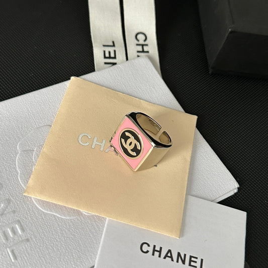 Anillo abierto de estrella esmaltada