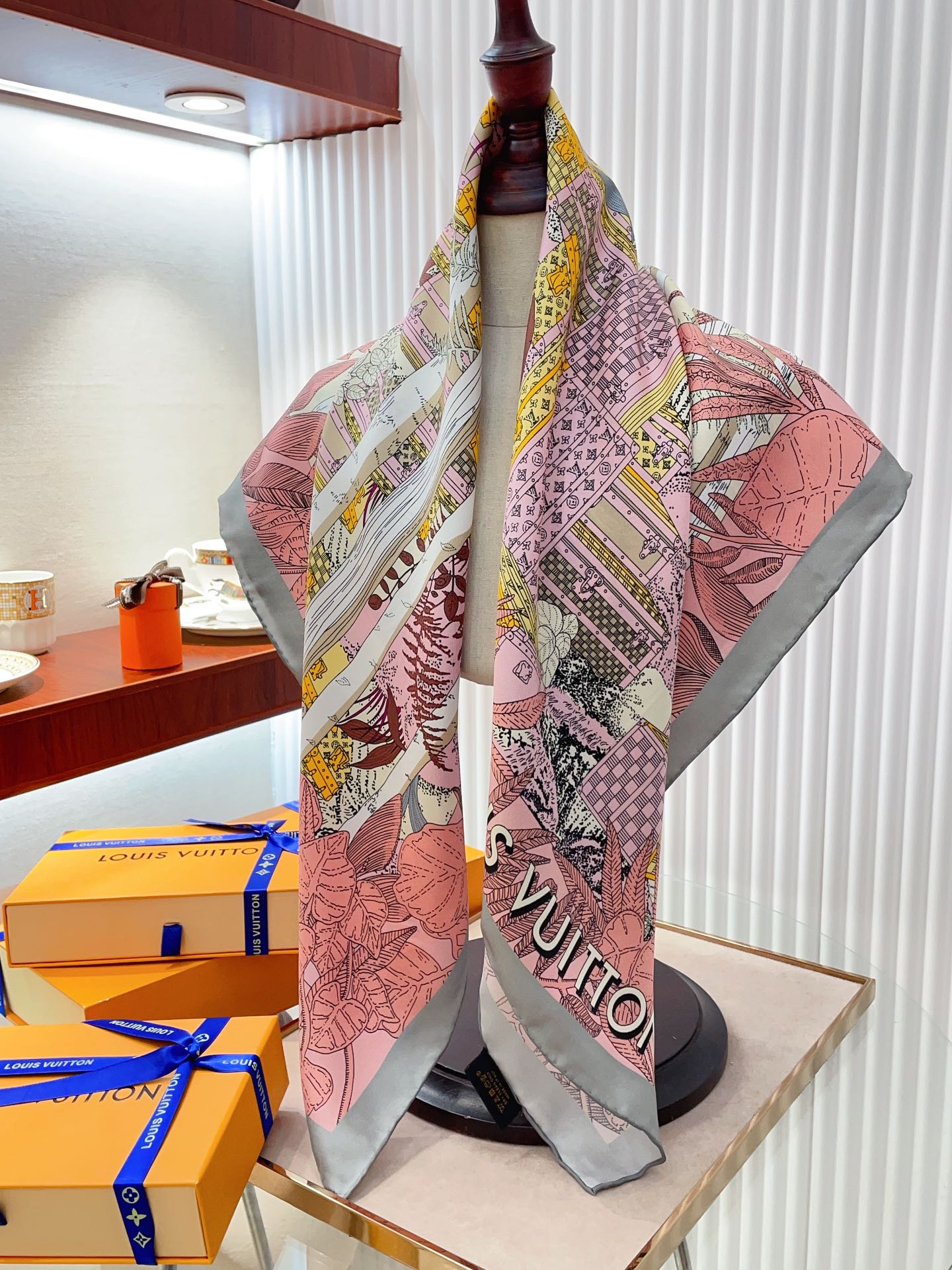 Foulard en soie Forêt enchantée