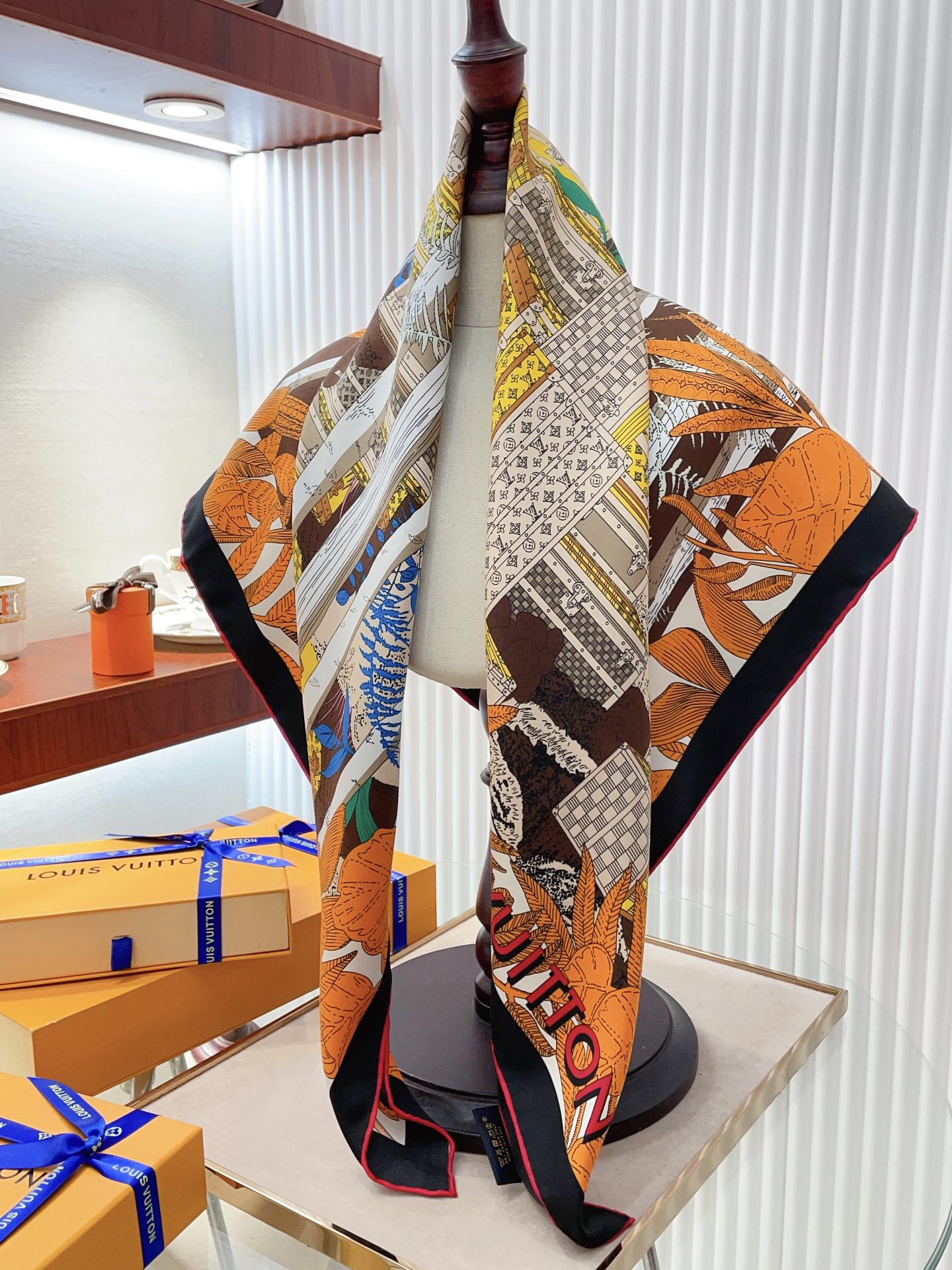 Foulard en soie Forêt enchantée