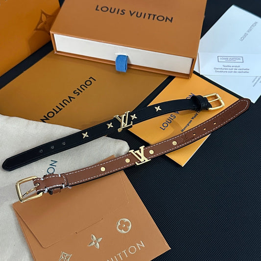 Bracelet en cuir avec logo en métal floral