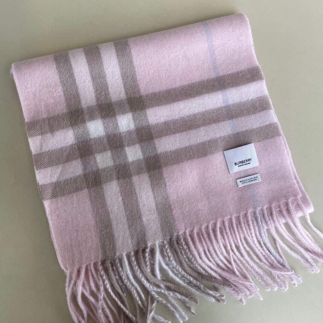 Écharpe à carreaux classiques multicolore avec pompons