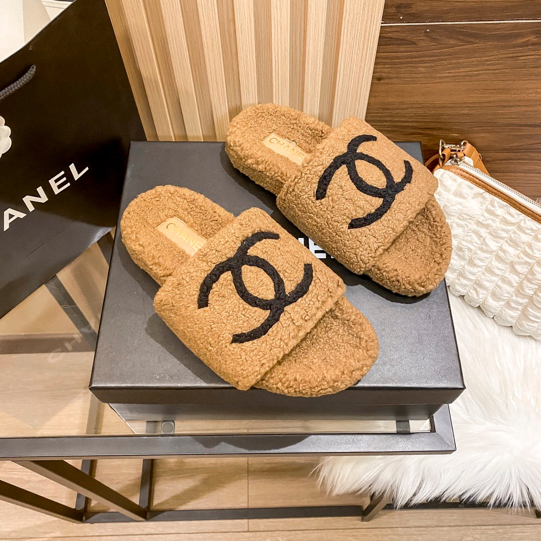 Chaussons plats classiques en fourrure