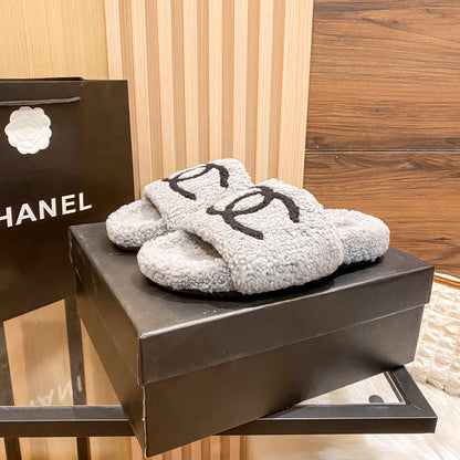 Chaussons plats classiques en fourrure