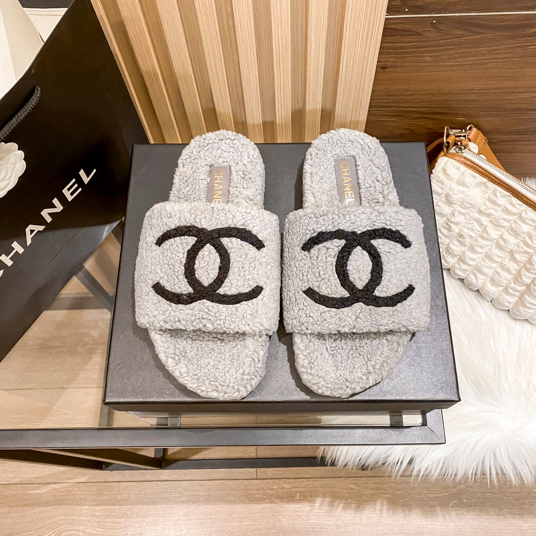 Chaussons plats classiques en fourrure