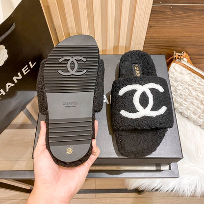 Chaussons plats classiques en fourrure