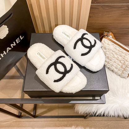 Chaussons plats classiques en fourrure