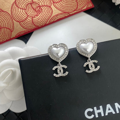 Boucles d'oreilles cœur élégantes en perles