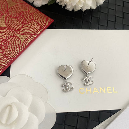 Boucles d'oreilles cœur élégantes en perles