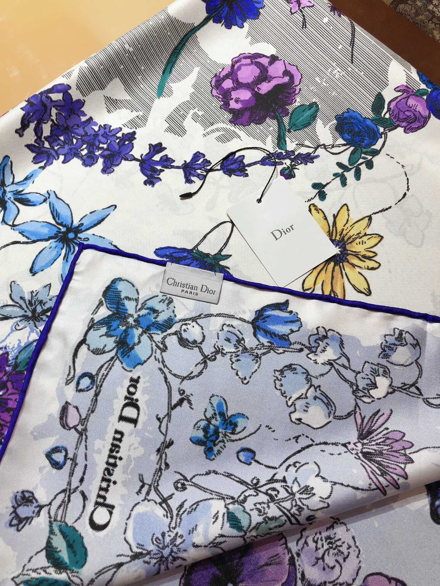 Foulard en soie Élégant Monde Floral 90