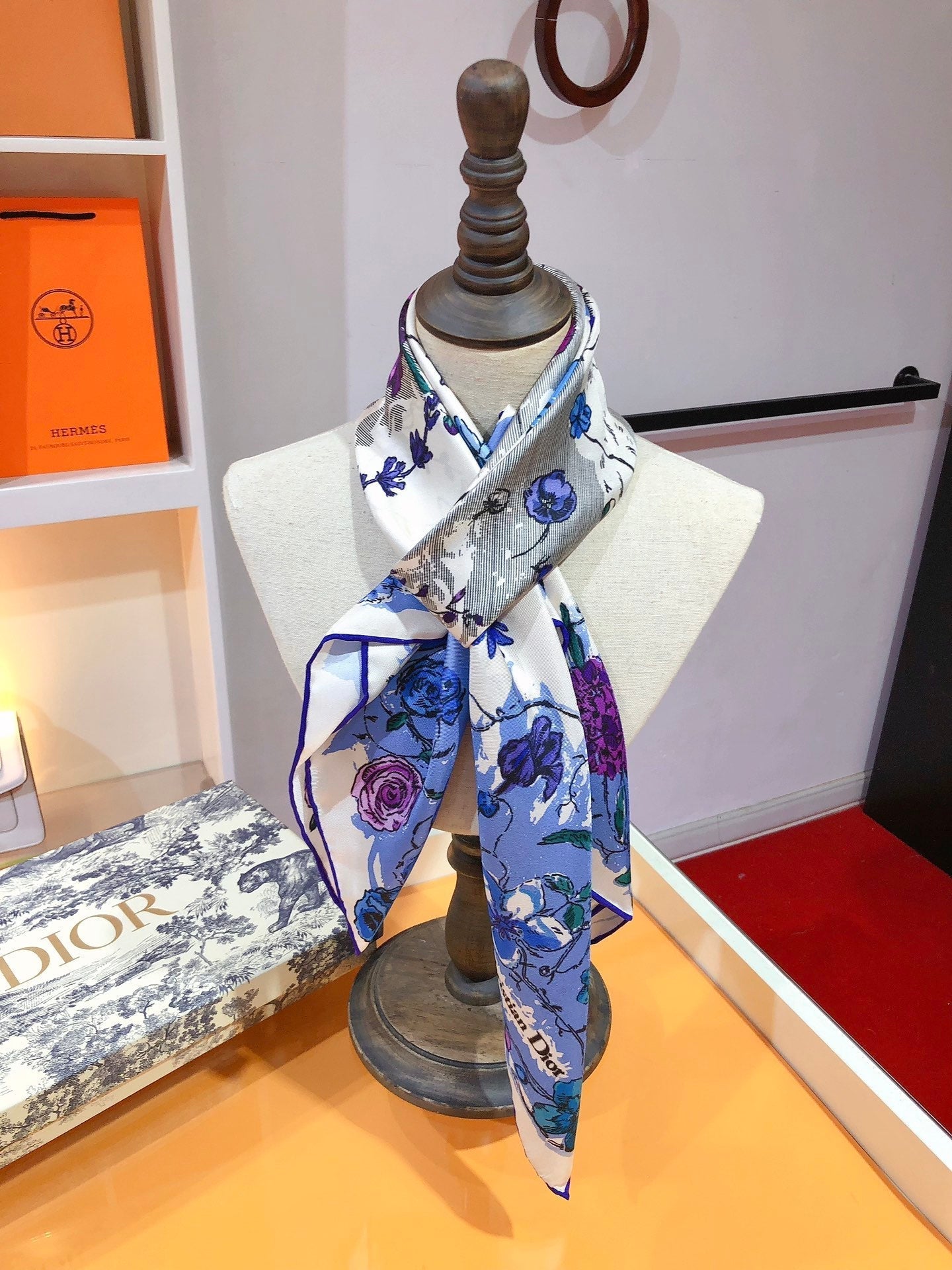 Foulard en soie Élégant Monde Floral 90