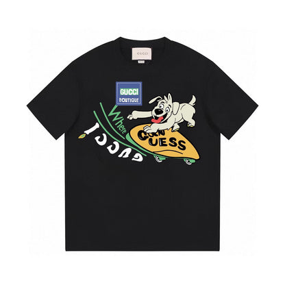 T-shirt imprimé chien faisant du skateboard
