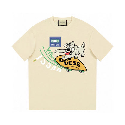 T-shirt imprimé chien faisant du skateboard