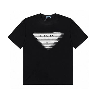 T-shirt à imprimé triangle inversé
