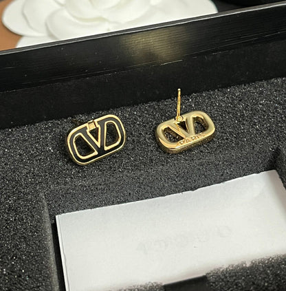 Pendientes de aro huecos de moda en V