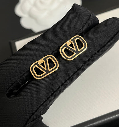 Pendientes de aro huecos de moda en V