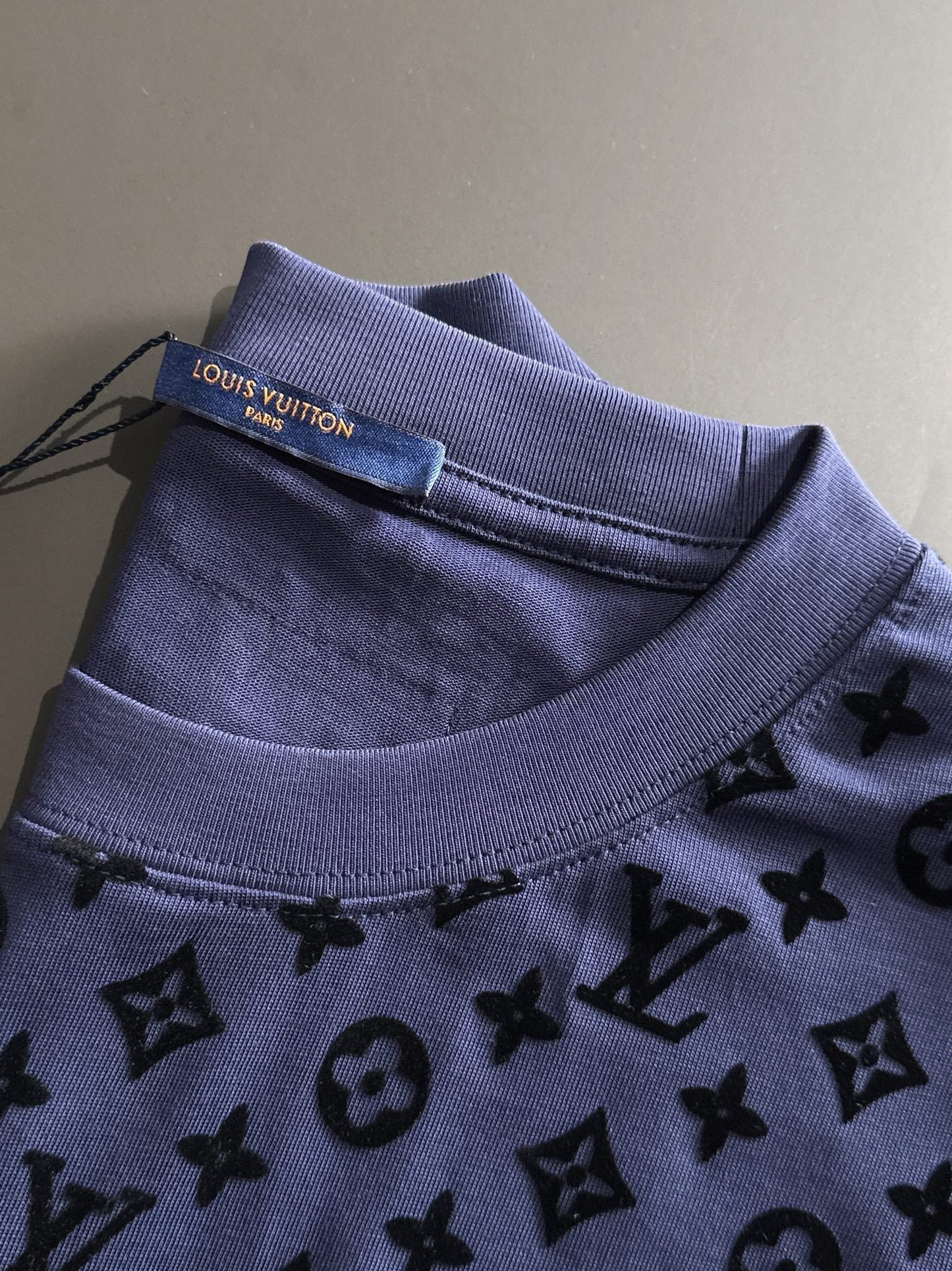 NOUVEAU T-shirt 0403