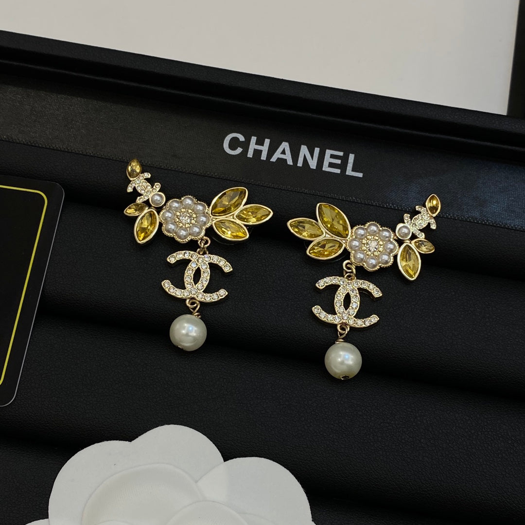 Pendientes colgantes de flor de perla