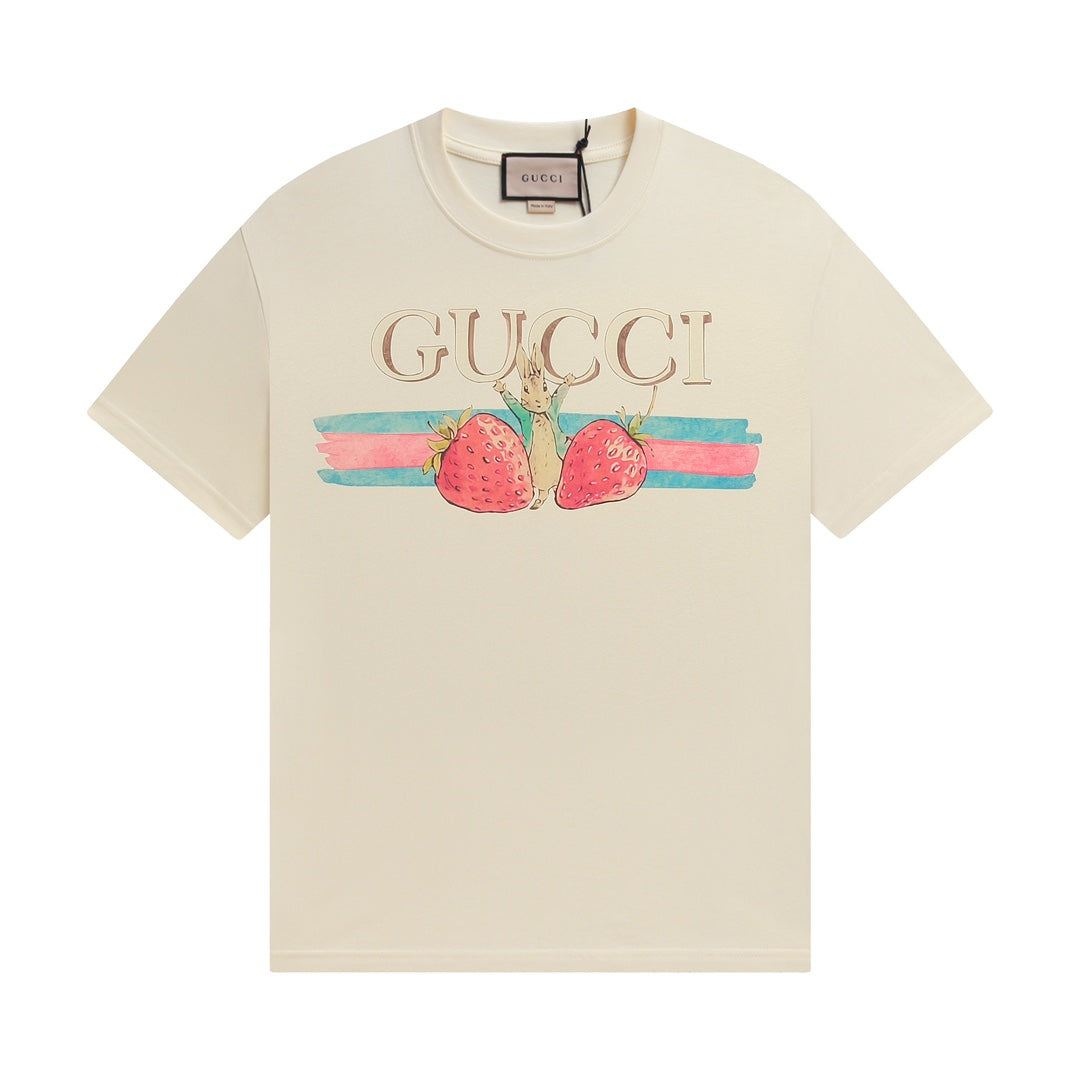 T-shirt beige à imprimé fraises