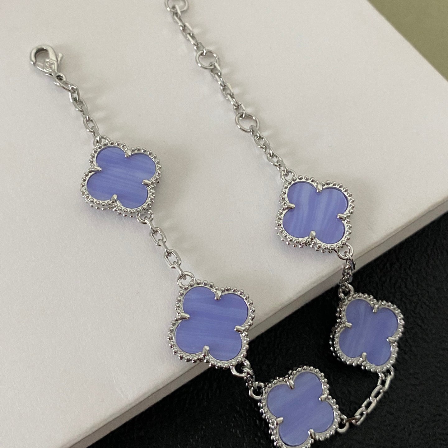 Pulsera de trébol de cuatro hojas turquesa