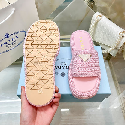 Pantuflas con logotipo de triángulo tejido