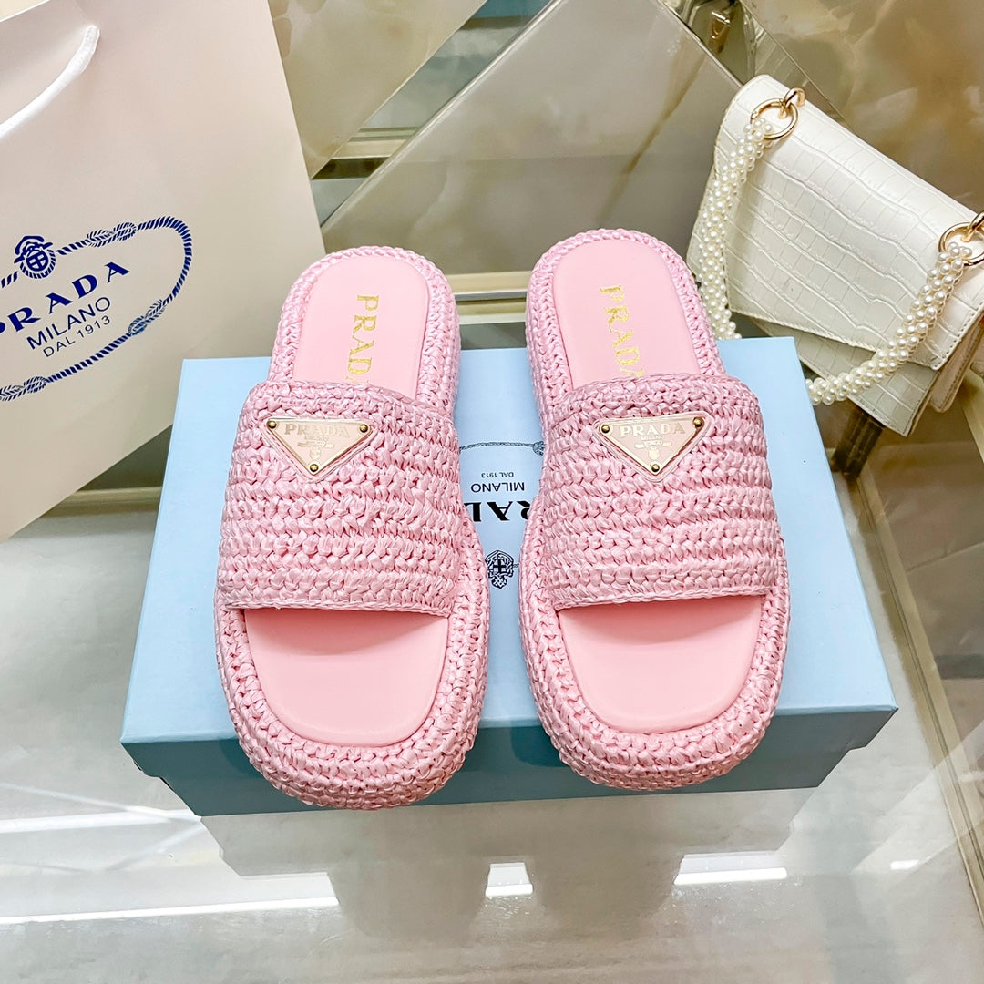 Pantuflas con logotipo de triángulo tejido