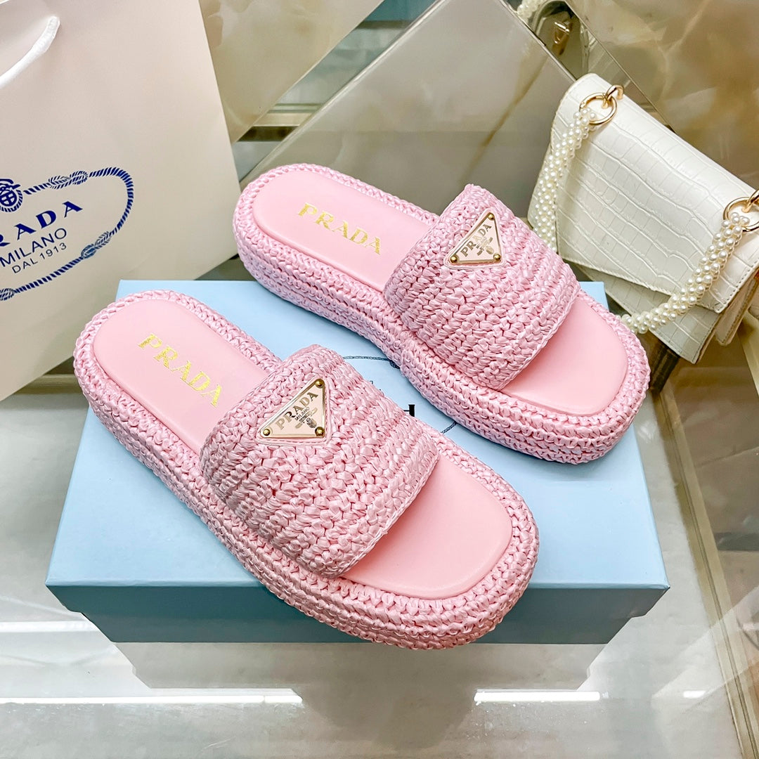 Pantuflas con logotipo de triángulo tejido