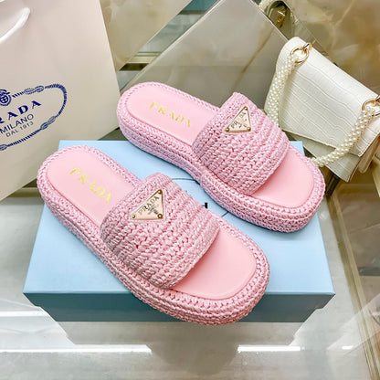 Pantuflas con logotipo de triángulo tejido