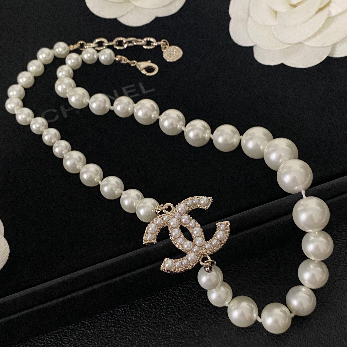 Elegante collar de perlas