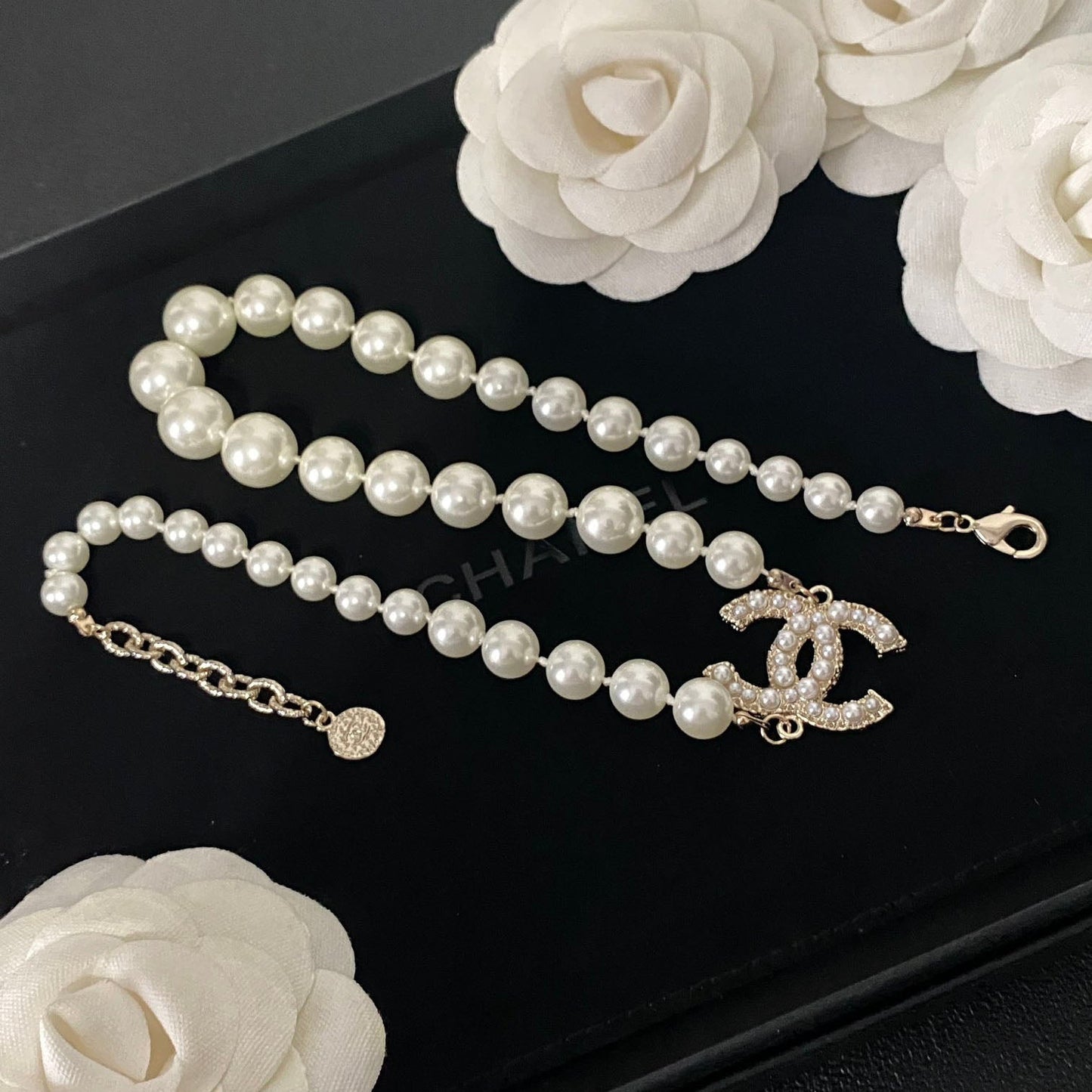 Elegante collar de perlas