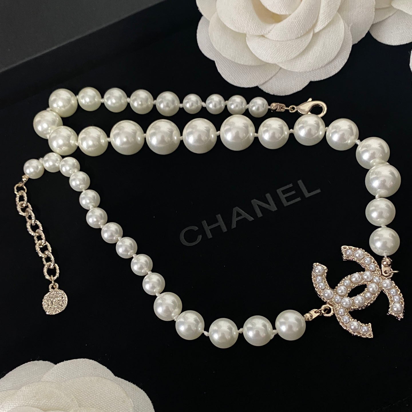 Elegante collar de perlas