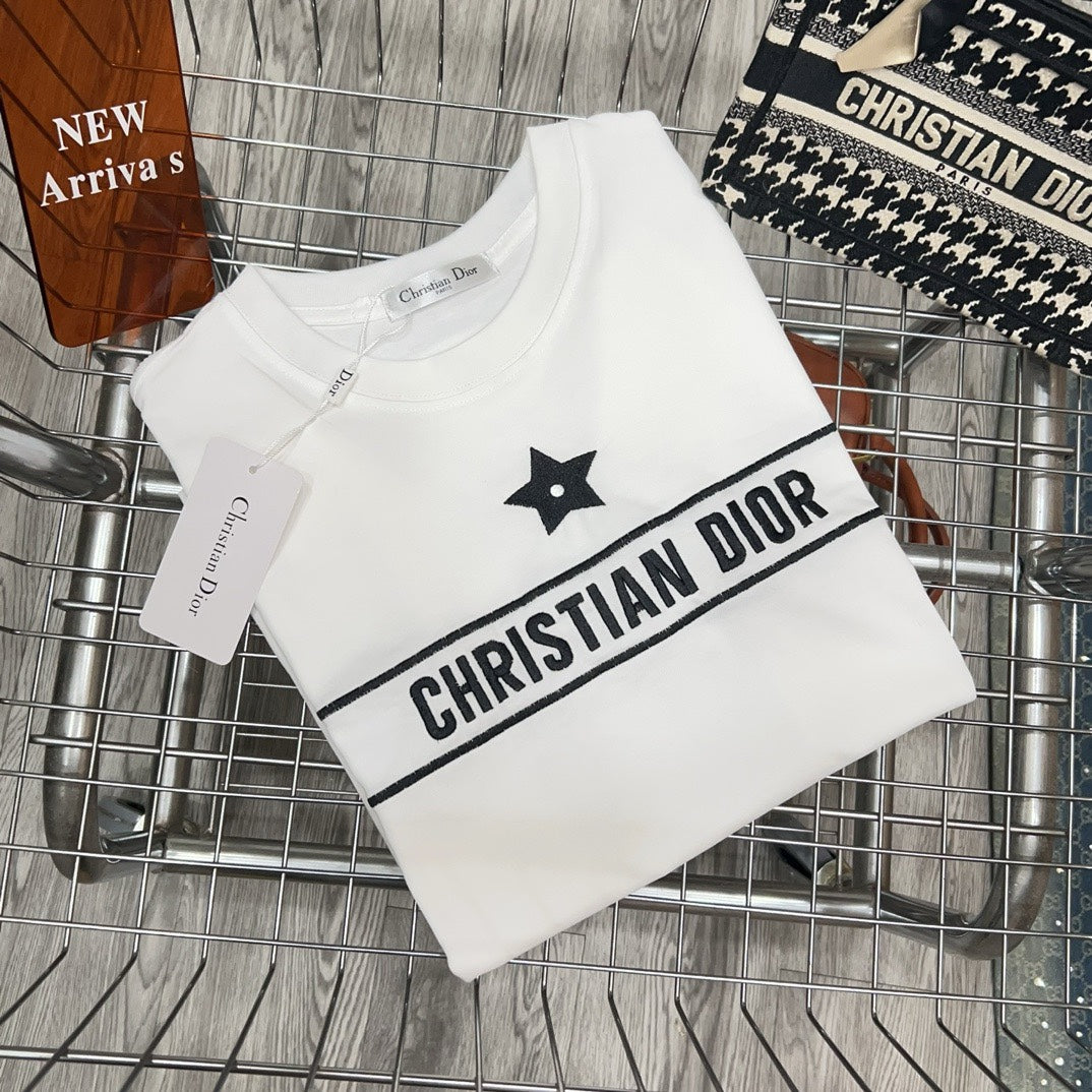 T-shirt femme avec lettres brodées étoilées