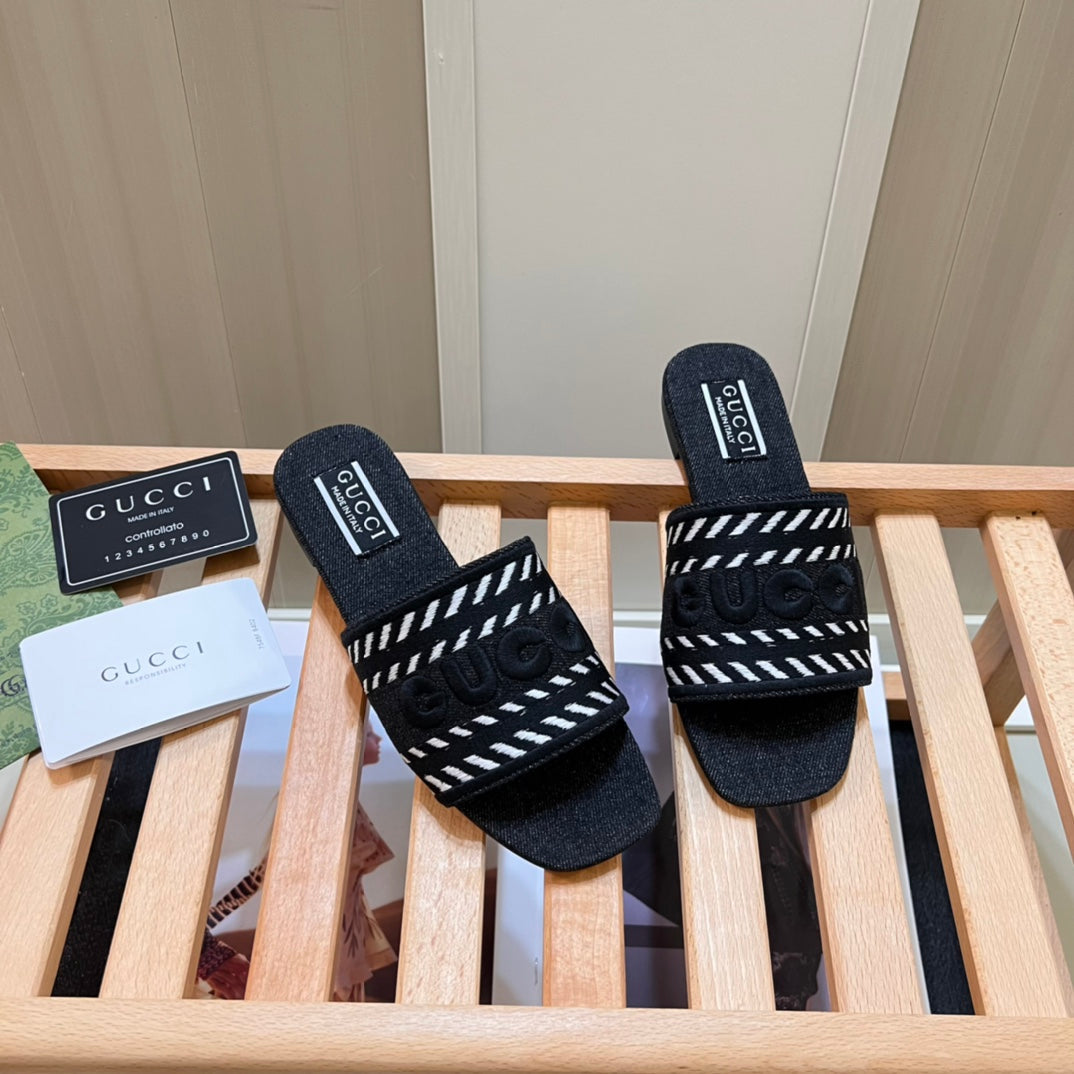 Pantuflas Planas de Jean con Letras